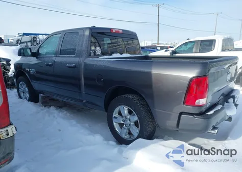 2019 Ram 1500 Classic Express 4X4 6'4 Box z USA, uszkodzony, nr VIN 1C6RR7FT3KS543316